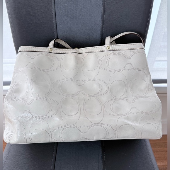 Coach Kristin Embossed Signature Kisslock Doctor Bag - Picture 4 of 13